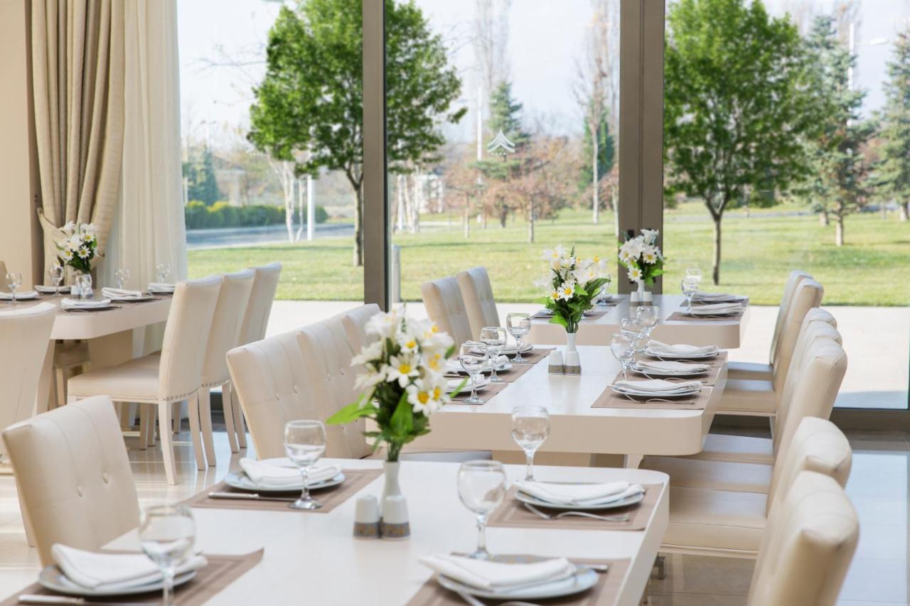 Gabala Garden Hotel Εξωτερικό φωτογραφία Restaurant