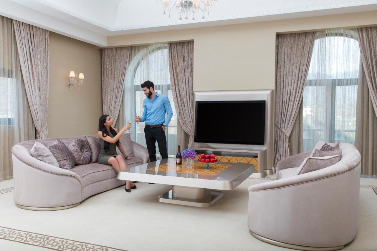 Gabala Garden Hotel Εξωτερικό φωτογραφία A living room in a hotel
