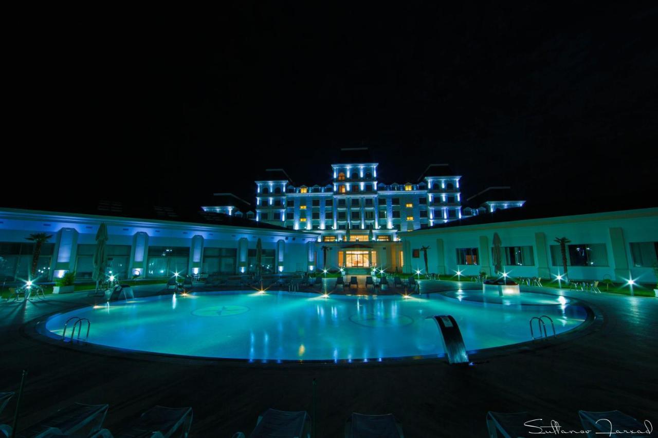 Gabala Garden Hotel Εξωτερικό φωτογραφία The pool at the hotel