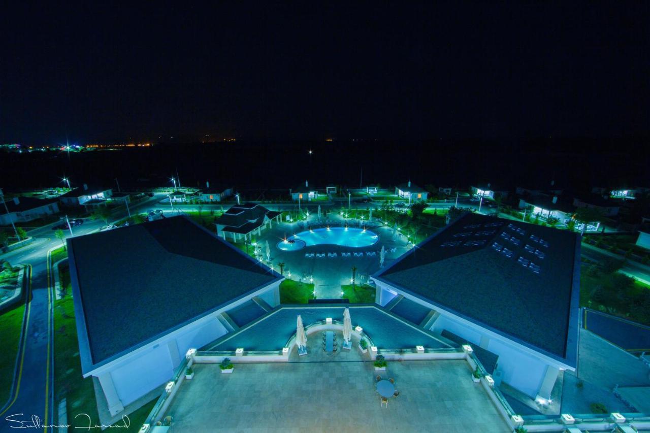 Gabala Garden Hotel Εξωτερικό φωτογραφία The pyramids at night