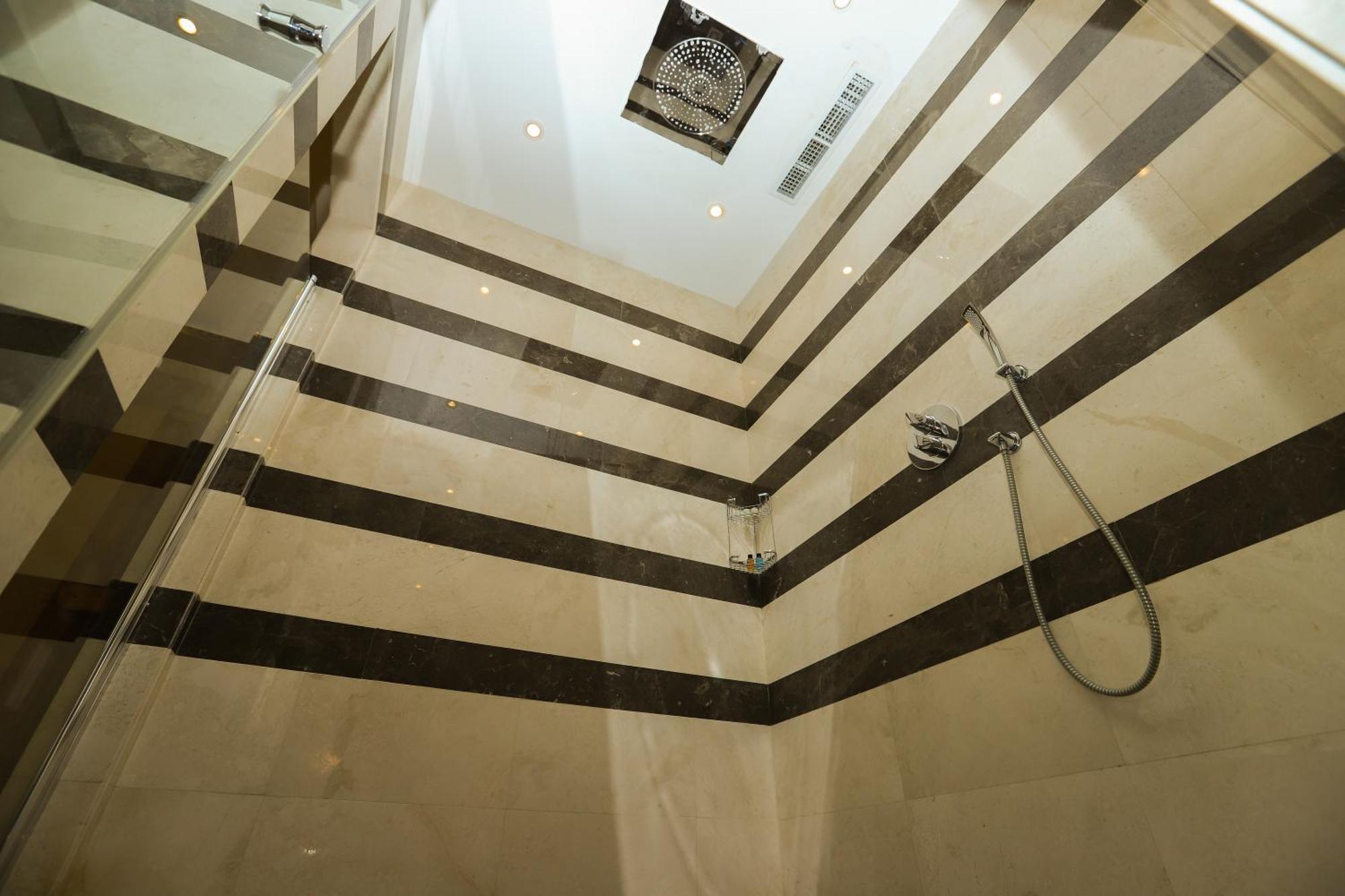 Gabala Garden Hotel Εξωτερικό φωτογραφία A shower cubicle