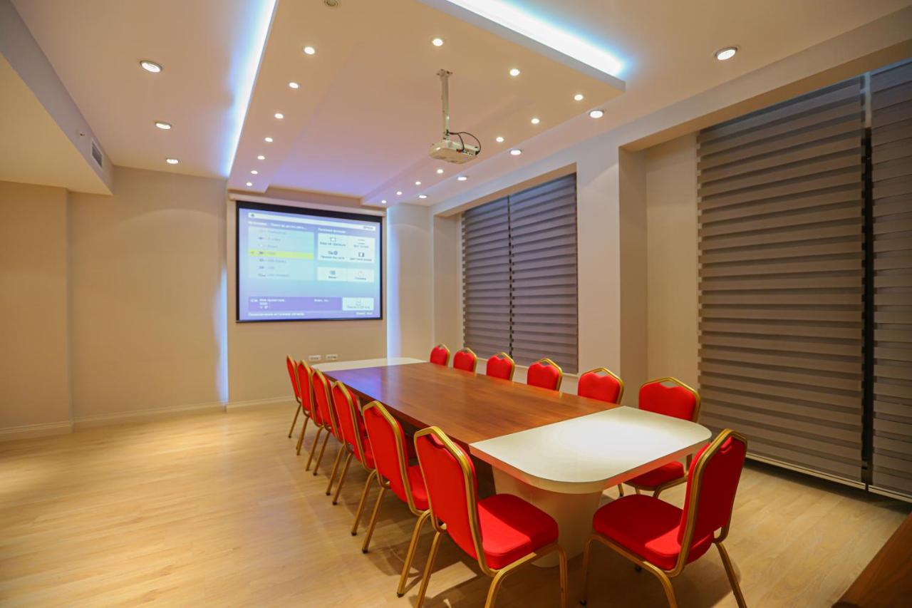 Gabala Garden Hotel Εξωτερικό φωτογραφία A meeting room